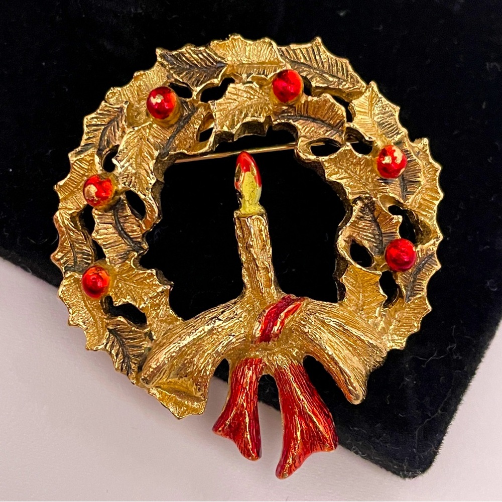 Vintage 80’s GERRY'S Holiday Christmas Gifting Wreath Cottage Core Pin / Brooch